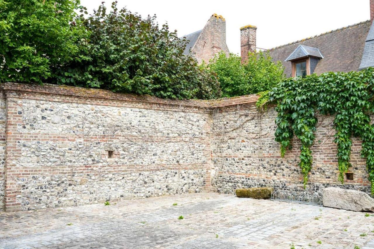 Le Clos De St Val 2 *
