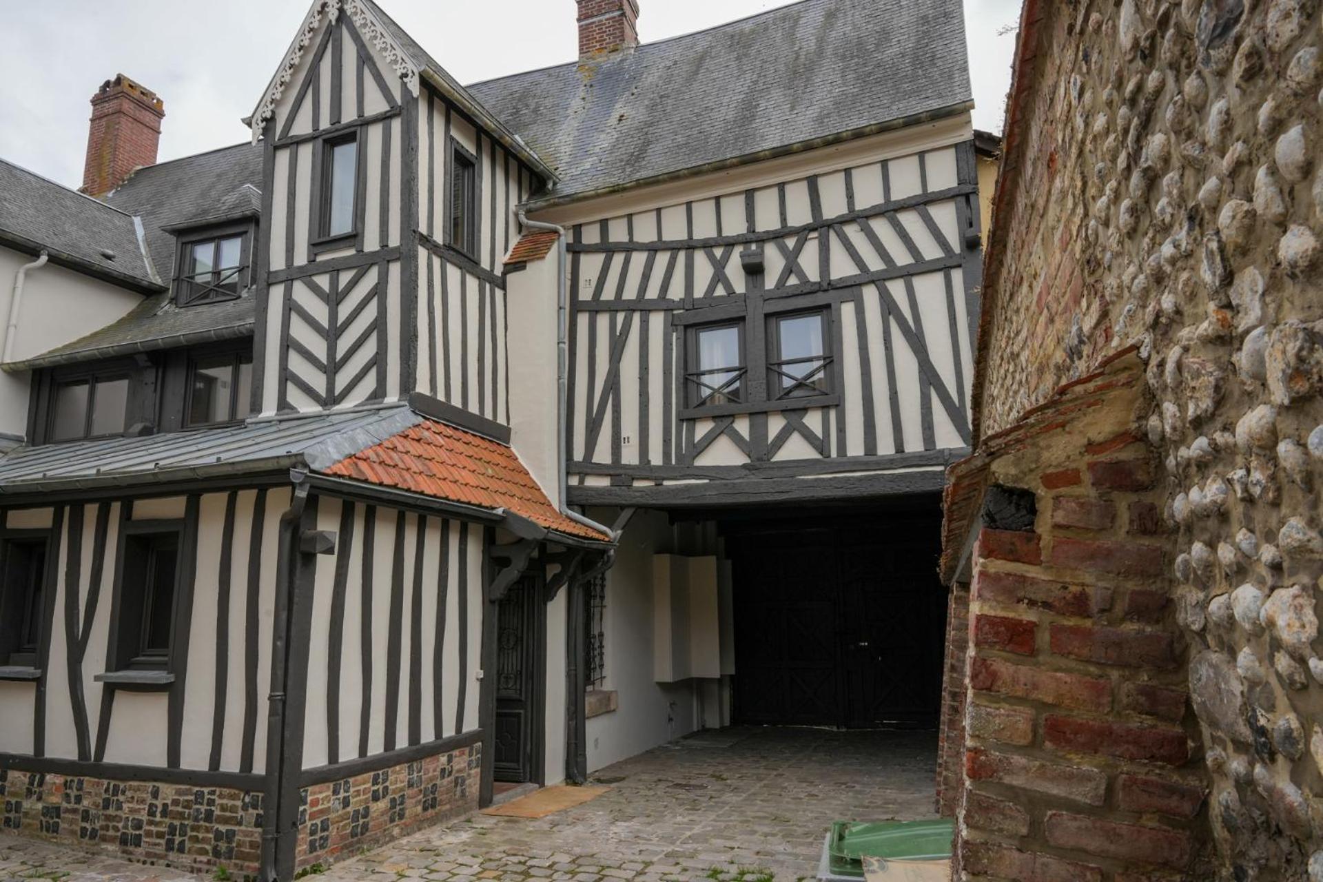 Le Clos De St Val 2 *